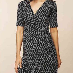 NWT Motherhood Maternity Wrap Dress in Black/White